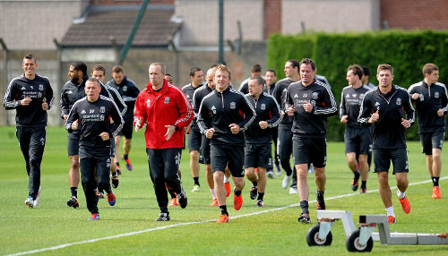 曼联卖齐尔克泽计划曝光，罗马欲打包他和桑乔！夏窗可5000万签塞门约（曝曼联拟出售齐尔克泽，罗马盼打包他与桑乔；今夏5000万可签塞门约）