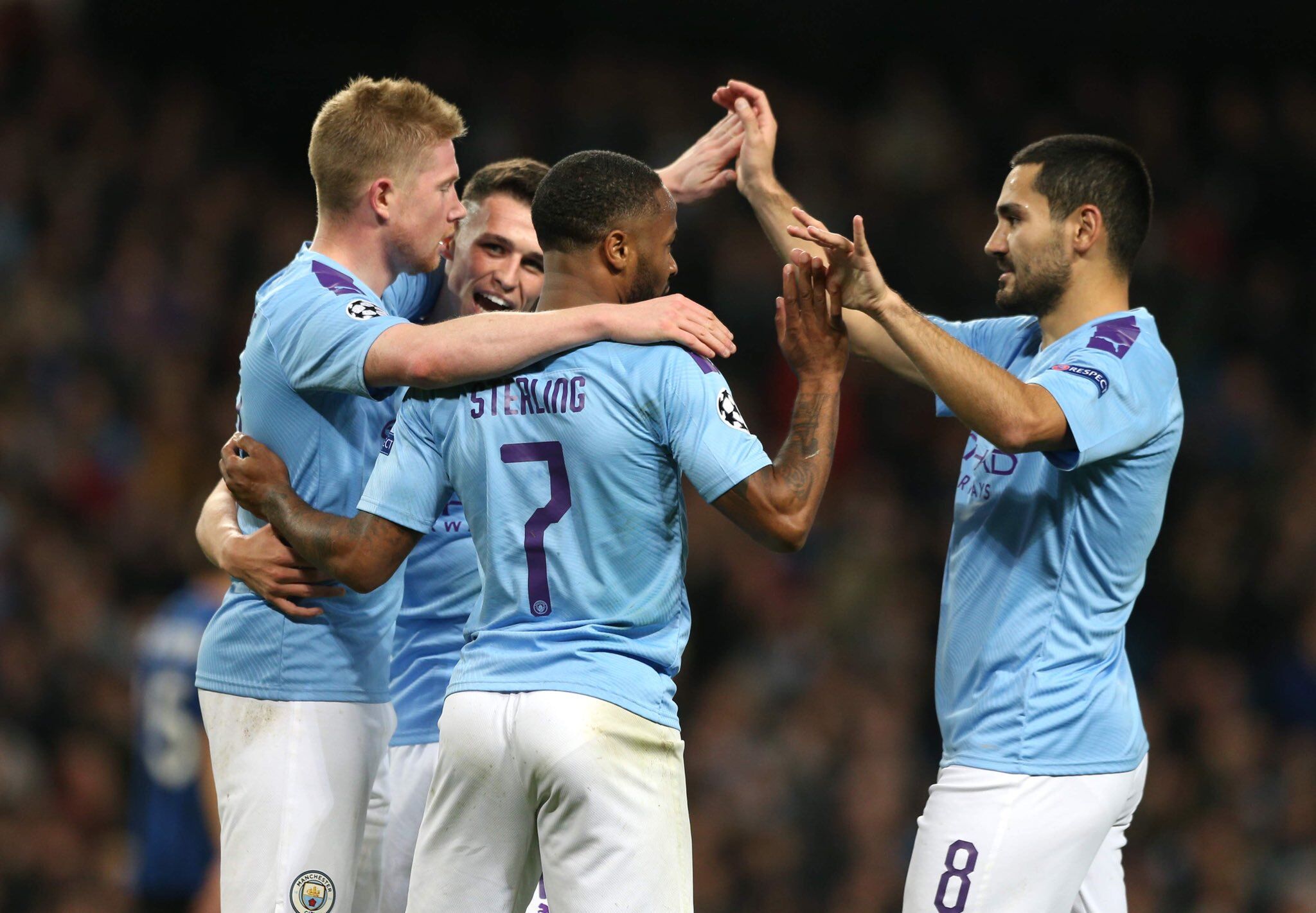 西甲半场：瓦莱拉劲射破门，埃尔切暂1-0赫罗纳（西甲半场：瓦莱拉重炮建功，埃尔切暂以1-0领先赫罗纳）