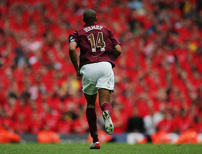 球队把主场气氛拉满（球队点燃主场氛围）